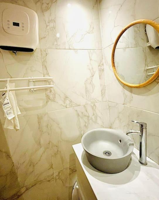 Studio Love Jacuzzi Marseille Bagian luar foto